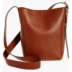 Madewell - The Essential Mini Bucket Tote in Warm Cinnamon